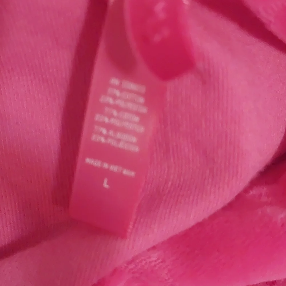 SKIMS pink velour tracksuit - Picture 6 of 12